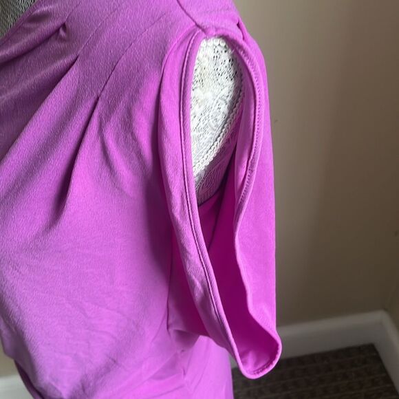 EXPRESS Purple One-Shoulder Shirt w Side Ruching Sz Medium NWOT - Picture 4 of 8